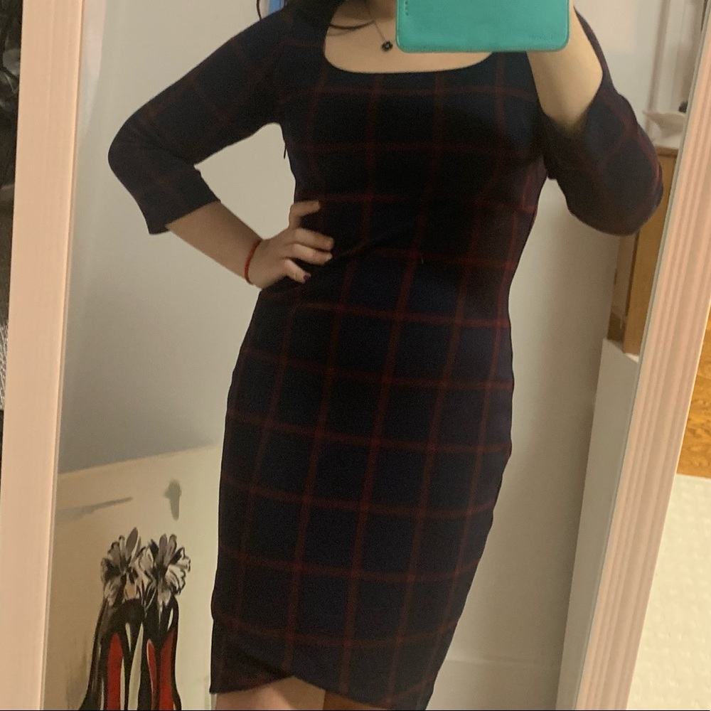 Express navy&red dress with bottom crossed detail